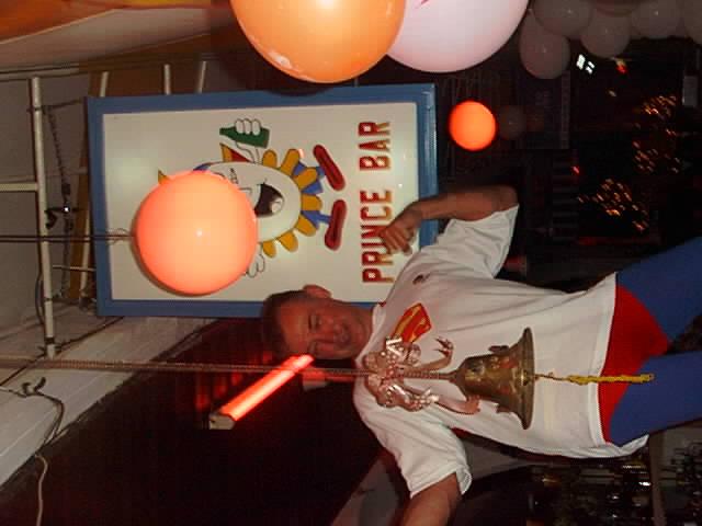 supermanb.jpg (34404 bytes)